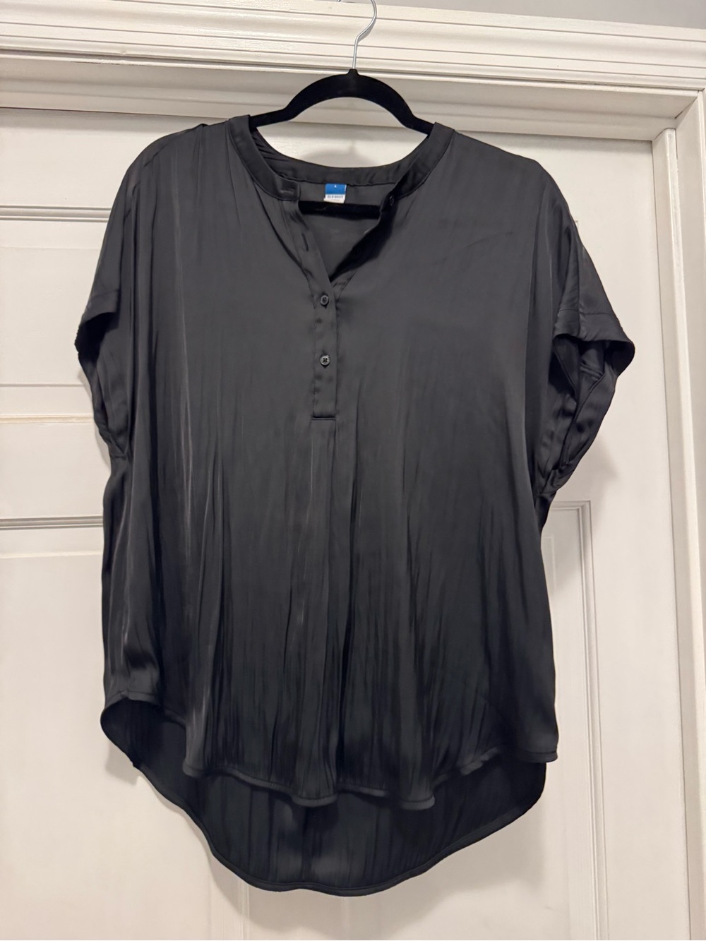 Old Navy Black Short-Sleeve Henley Blouse